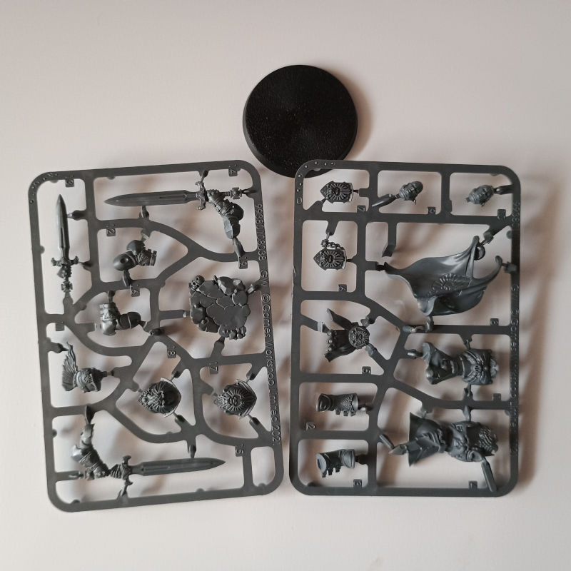 Adeptus Custodes Blade Champion New on Sprue