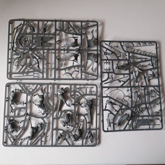 Dark Elves Drakespawn Chariot / Scourgerunner Chariot x1 New on Sprue