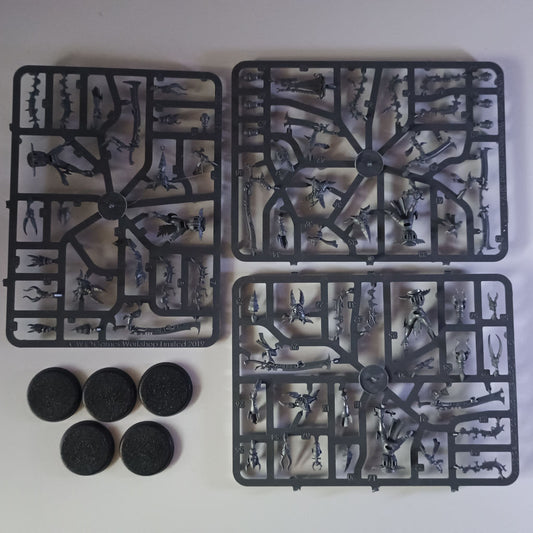 Drukhari Incubi x 5 New on Sprue