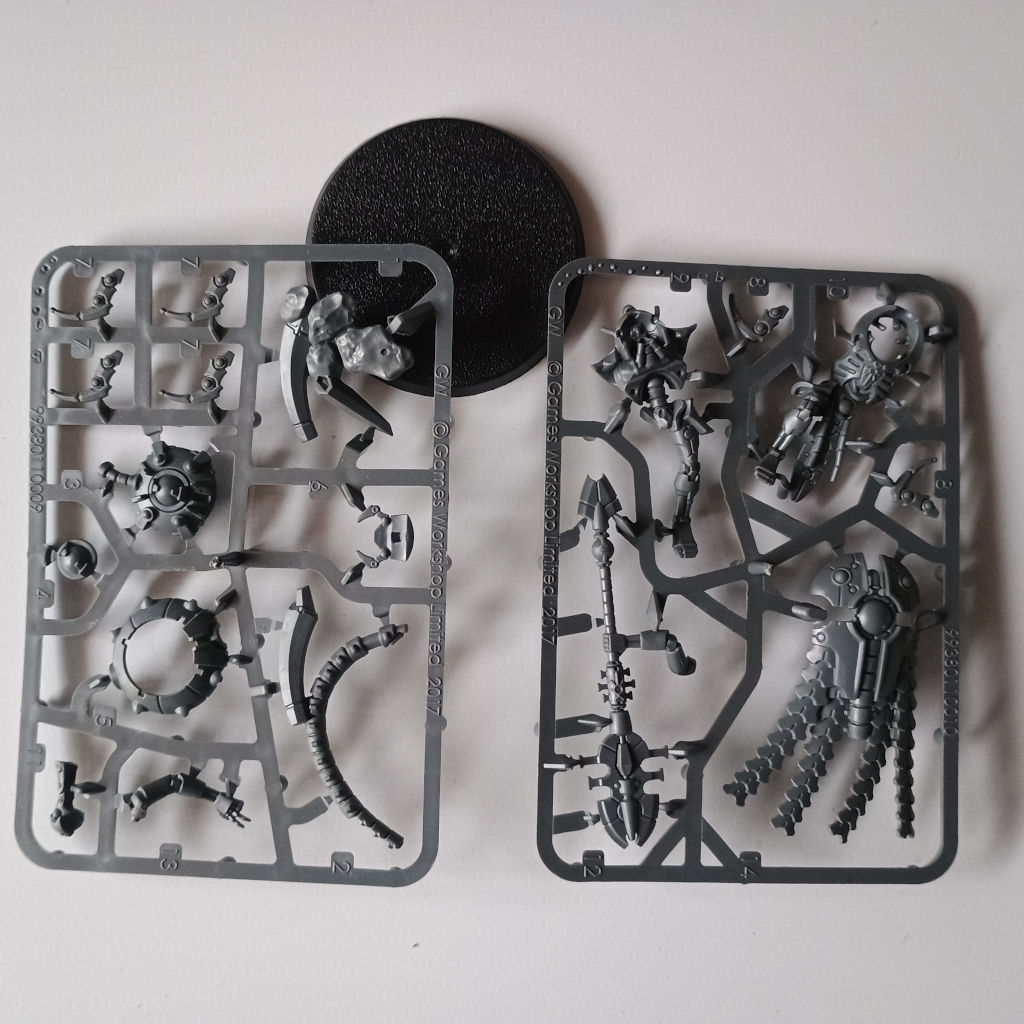 Necrons Cryptek New on Sprue