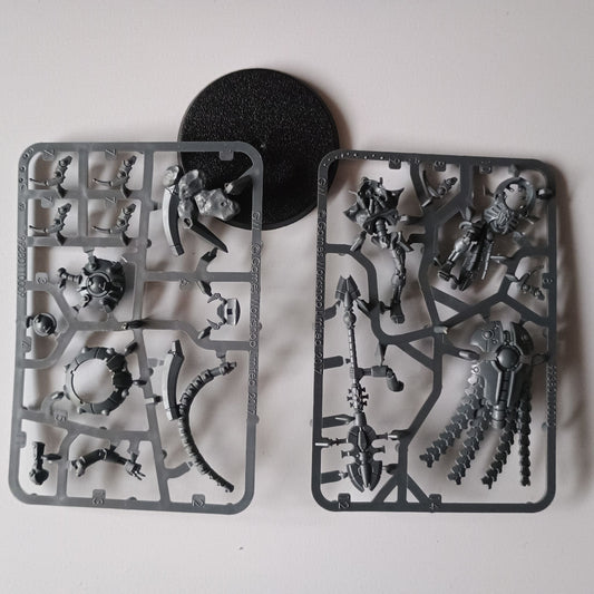 Necrons Cryptek New on Sprue
