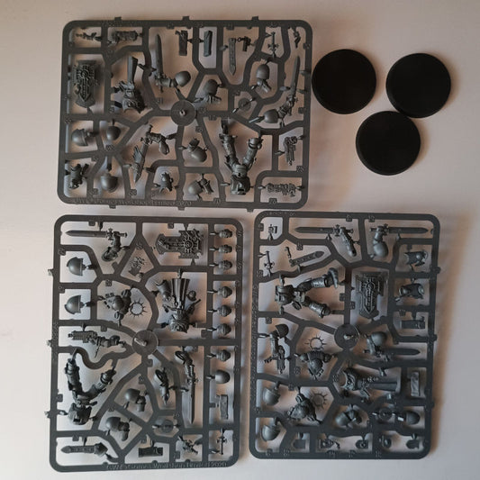 Space Marines Bladeguard Veterans x 3 New on Sprue